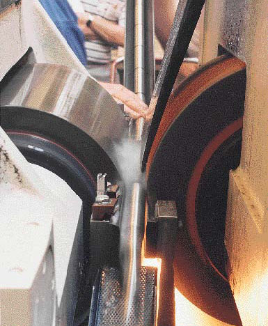 Workpiece damage is mainly caused by the interaction between the energy generated by grinding and the metallurgical method of the material